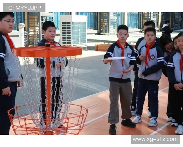 深圳飞盘队进攻革新探索全新战术理念与团队协作模式